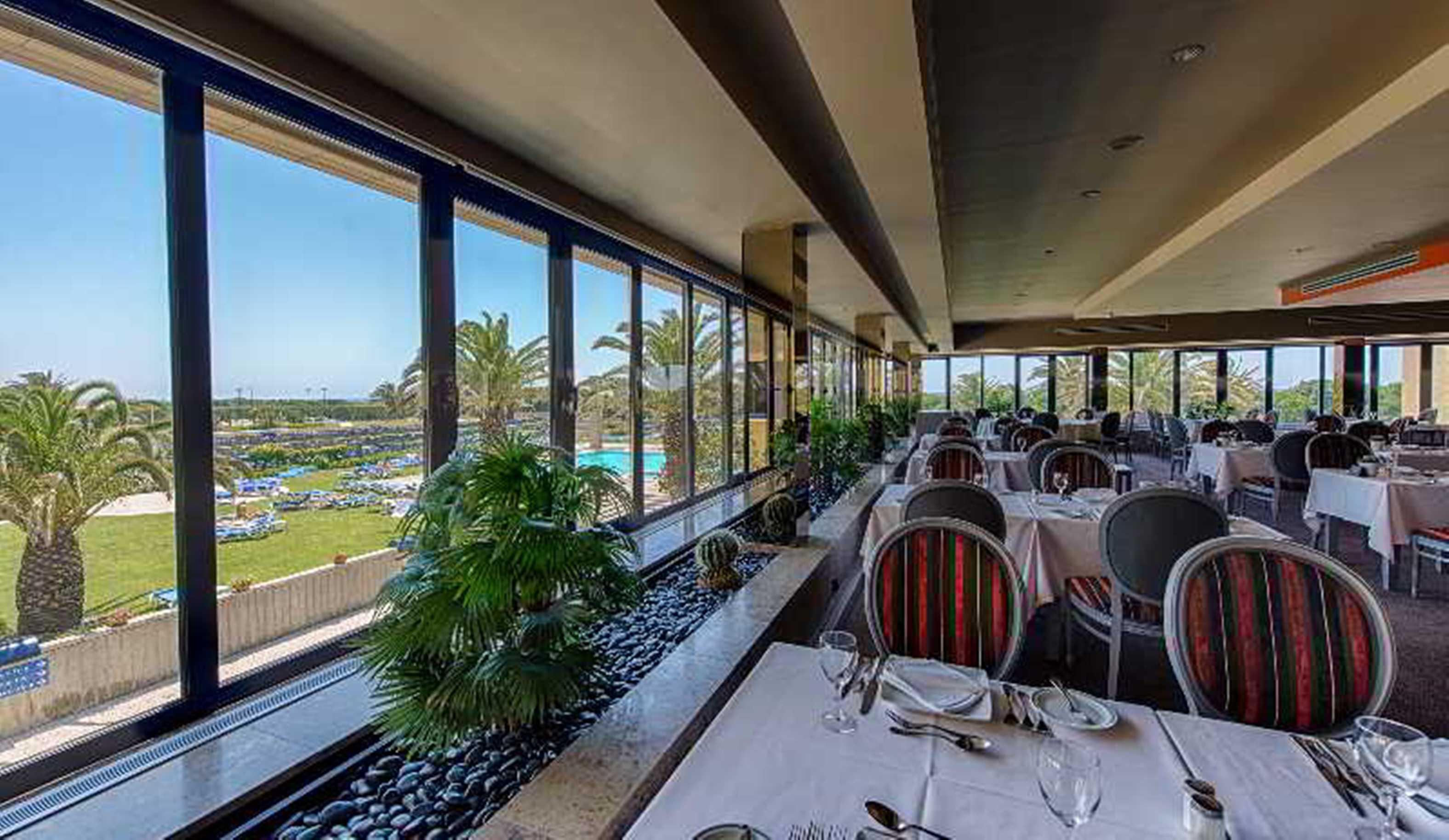 Hotel Solverde Spa&Wellness Center Vila Nova de Gaia Exterior foto The restaurant at the top of the hotel