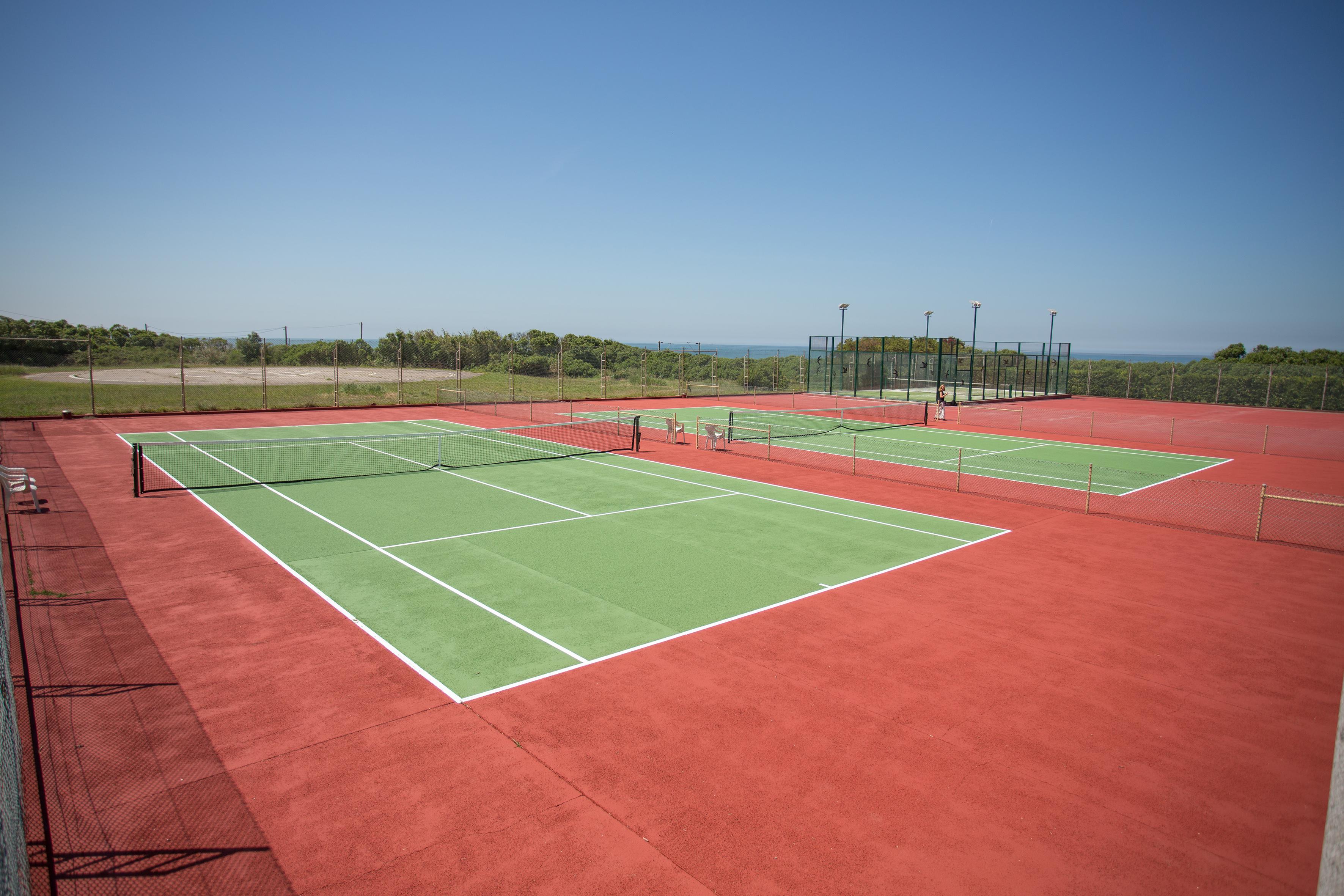 Hotel Solverde Spa&Wellness Center Vila Nova de Gaia Exterior foto Tennis courts at the complex