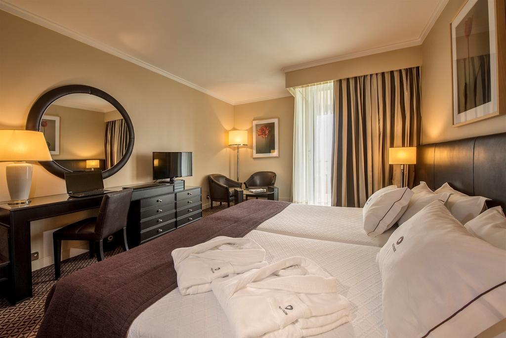 Hotel Solverde Spa&Wellness Center Vila Nova de Gaia Zimmer foto A room at the hotel