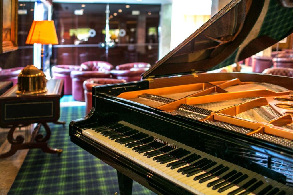 Hotel Solverde Spa&Wellness Center Vila Nova de Gaia Exterior foto Piano in the lounge